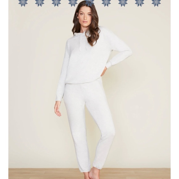 NWT 2piece BAREFOOT DREAMS SET, hoodie & jogger pant from the Malibu Collection. - Picture 4 of 8